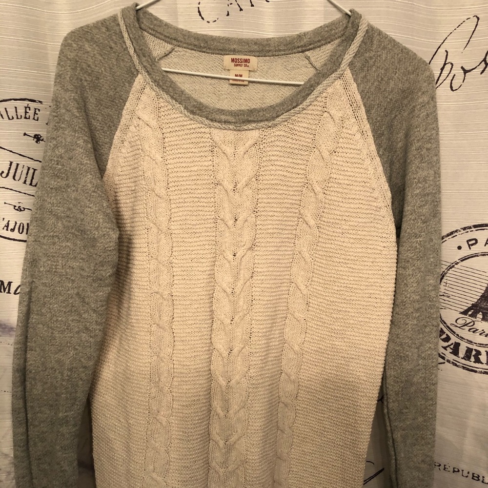 Women’s Mossimo Size M Sweater